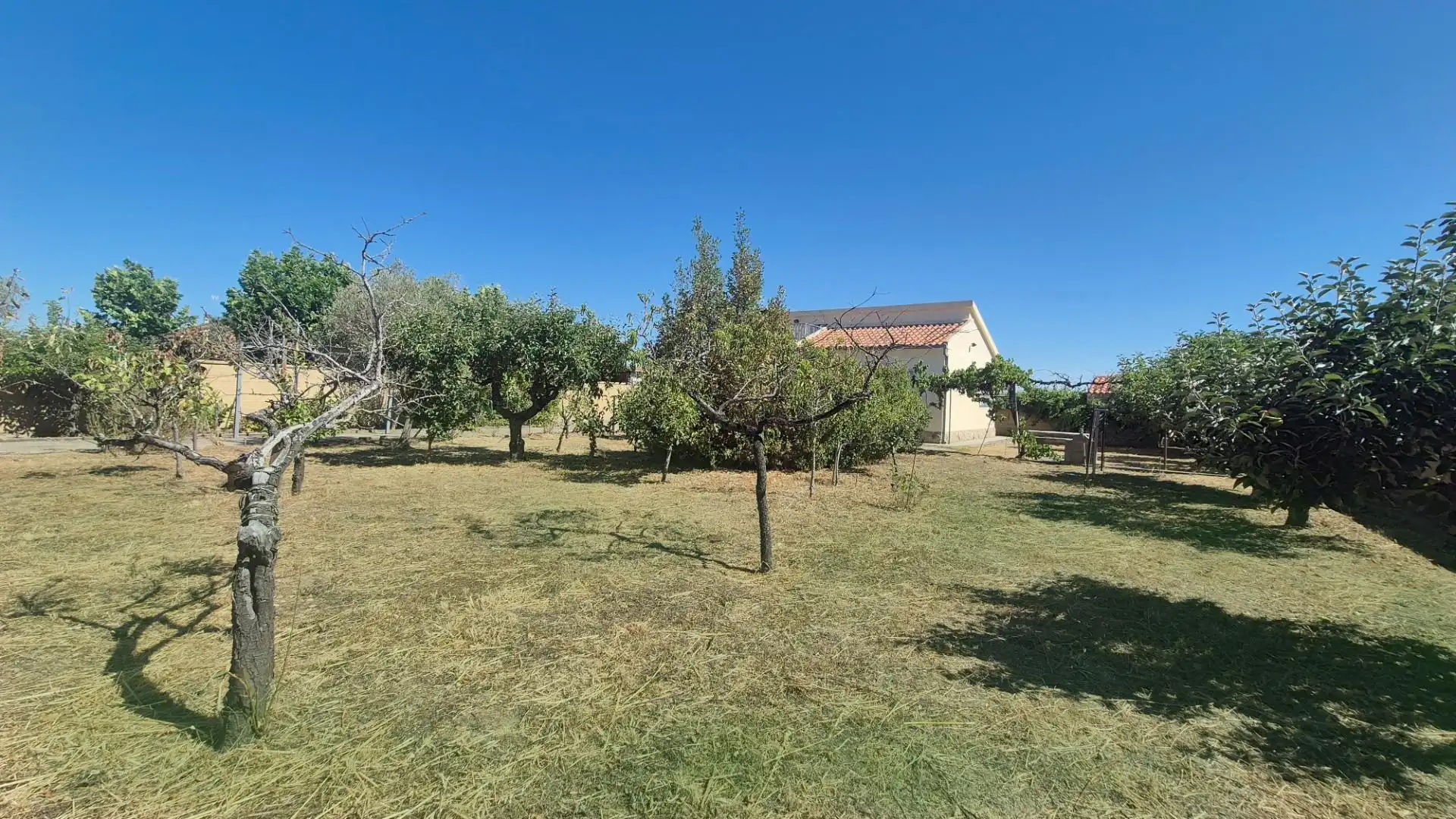 Houses for sale in Calvarrasa de Abajo  with Heating, Storage room and Furnished