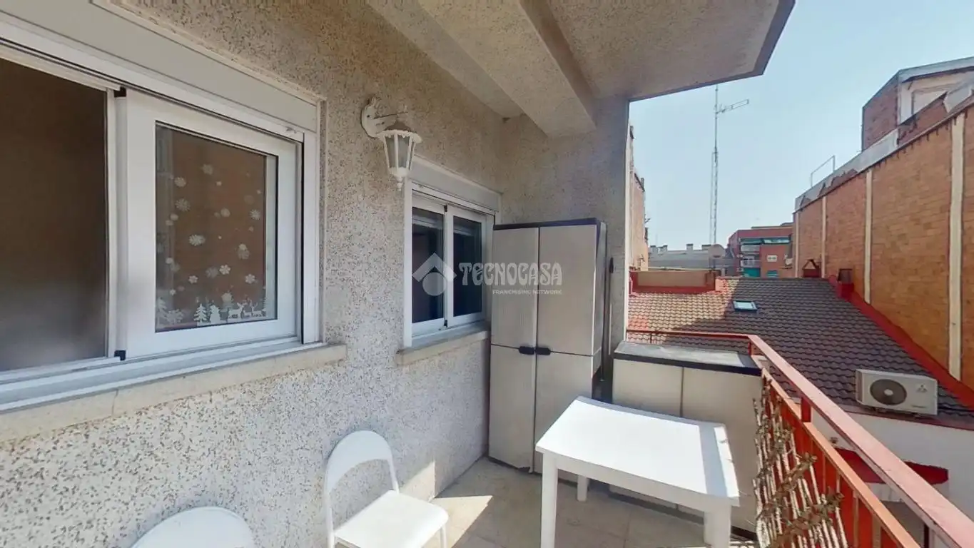 Terrassa de Pis en venda en Barberà del Vallès amb Aire condicionat, Parquet i Moblat