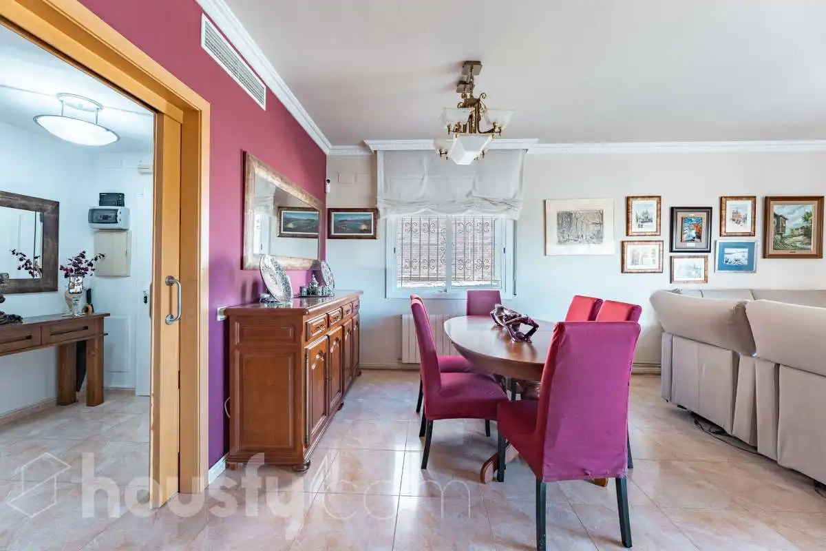 Comedor de Casa o chalet en venta en Calafell con Aire acondicionado, Calefacción y Jardín privado