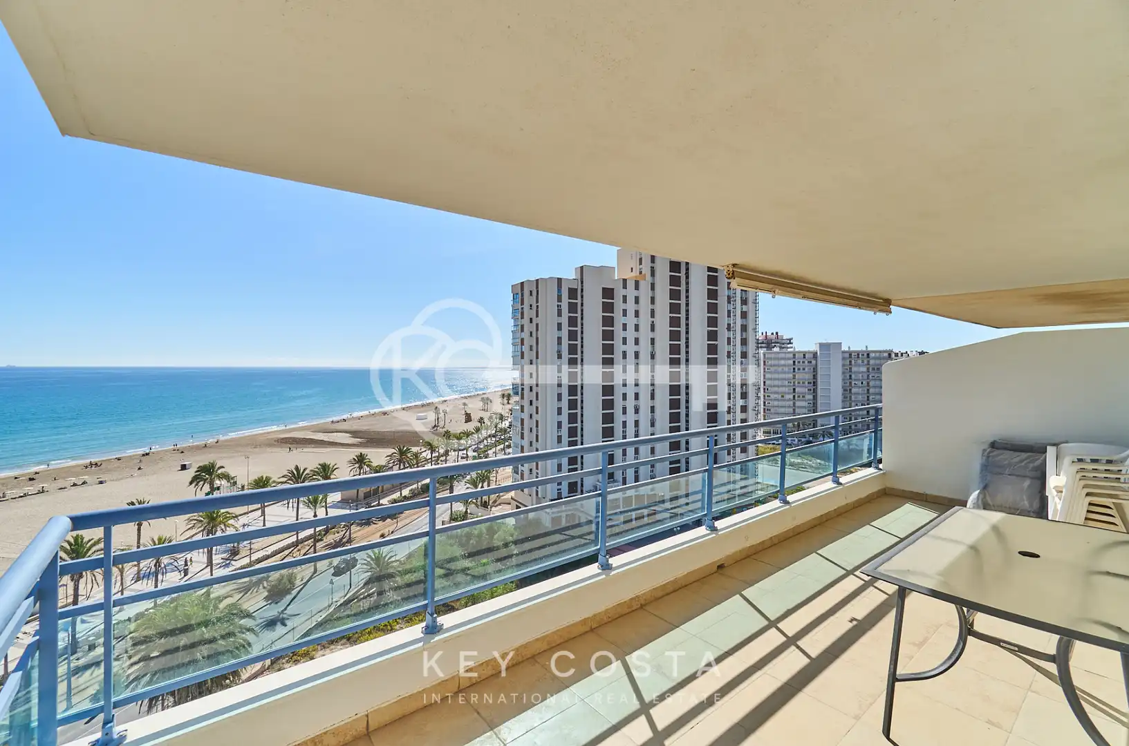 Vista exterior de Àtic de lloguer en Alicante / Alacant amb Aire condicionat, Piscina i Moblat