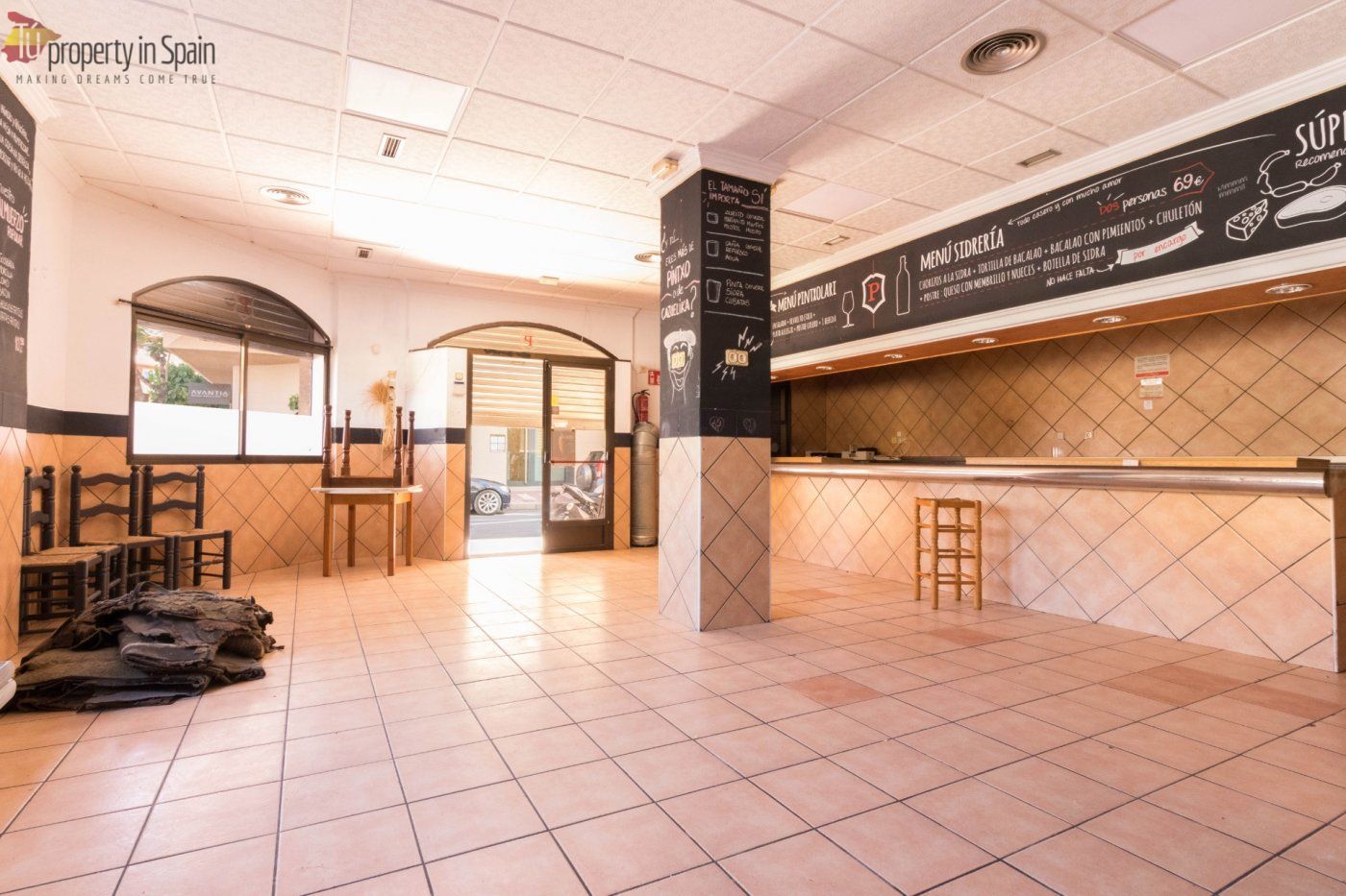 Premises for sale in Mutxamel  with Air Conditioner, Terrace and Furnished