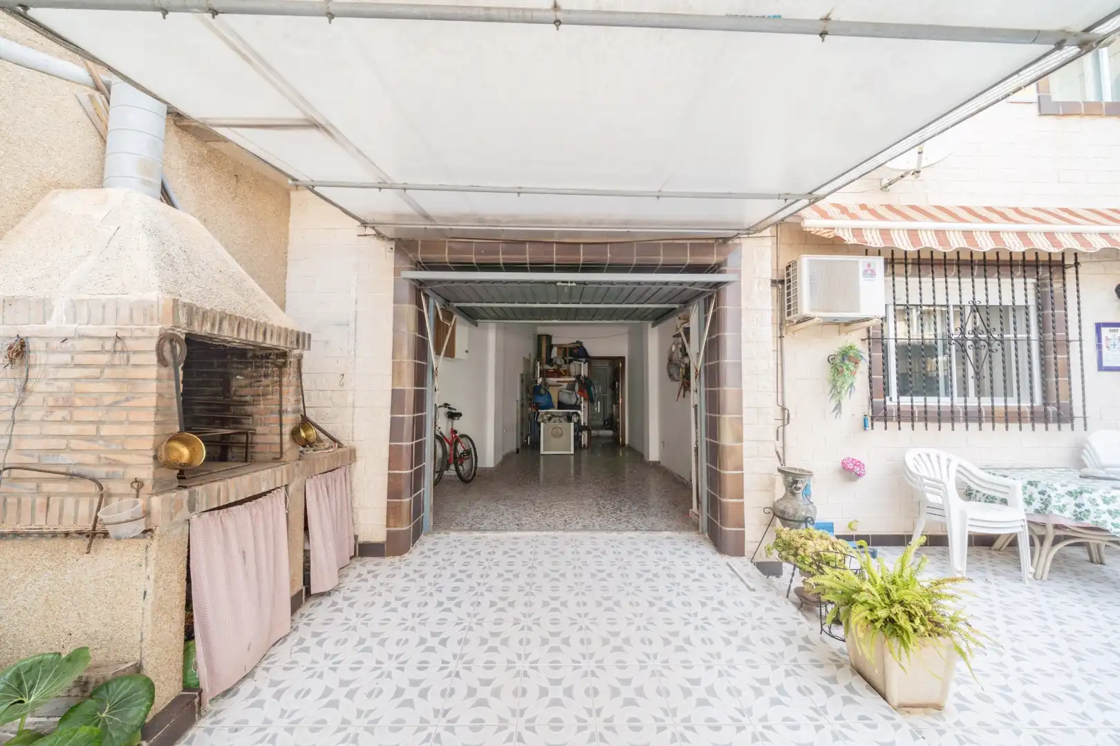 Casa adosada en venda en San Pedro del Pinatar amb Aire condicionat, Jardí privat i Terrassa