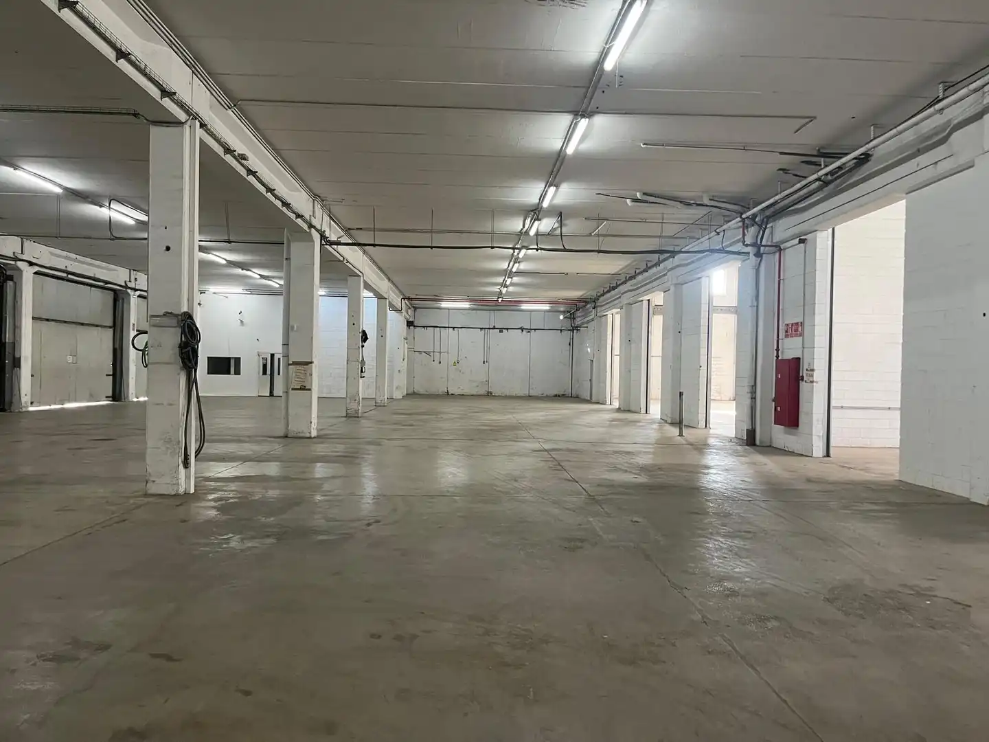 Nave industrial de alquiler en Cornellà de Llobregat con Calefacción y Alarma