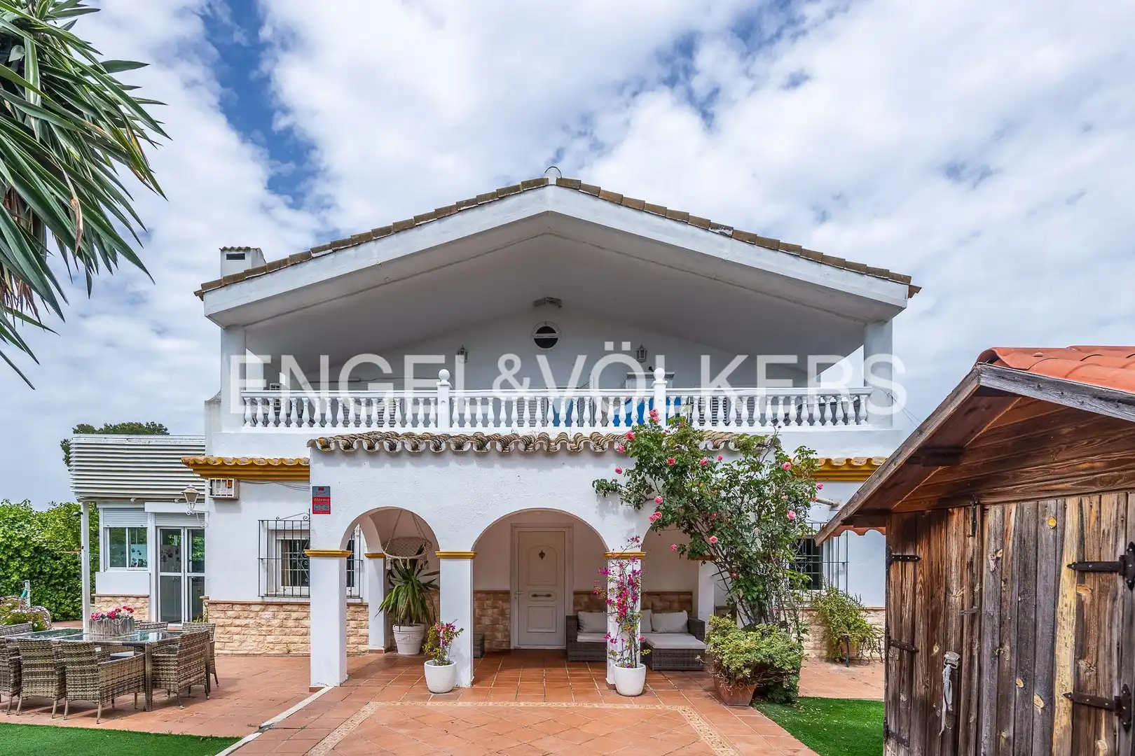 Vista exterior de Casa o xalet en venda en Dos Hermanas amb Calefacció