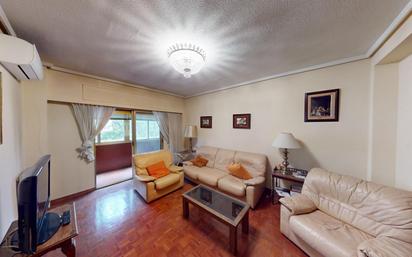 Living room of Flat for sale in  Madrid Capital  with Air Conditioner, Terrace and Balcony