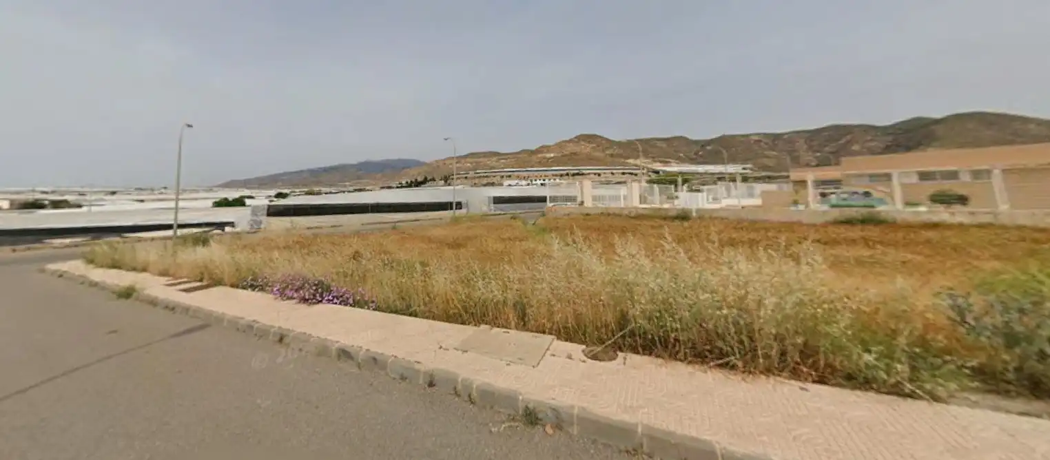 Terreno residencial en venta en Calle Rafael Alberti 100, imagen 3