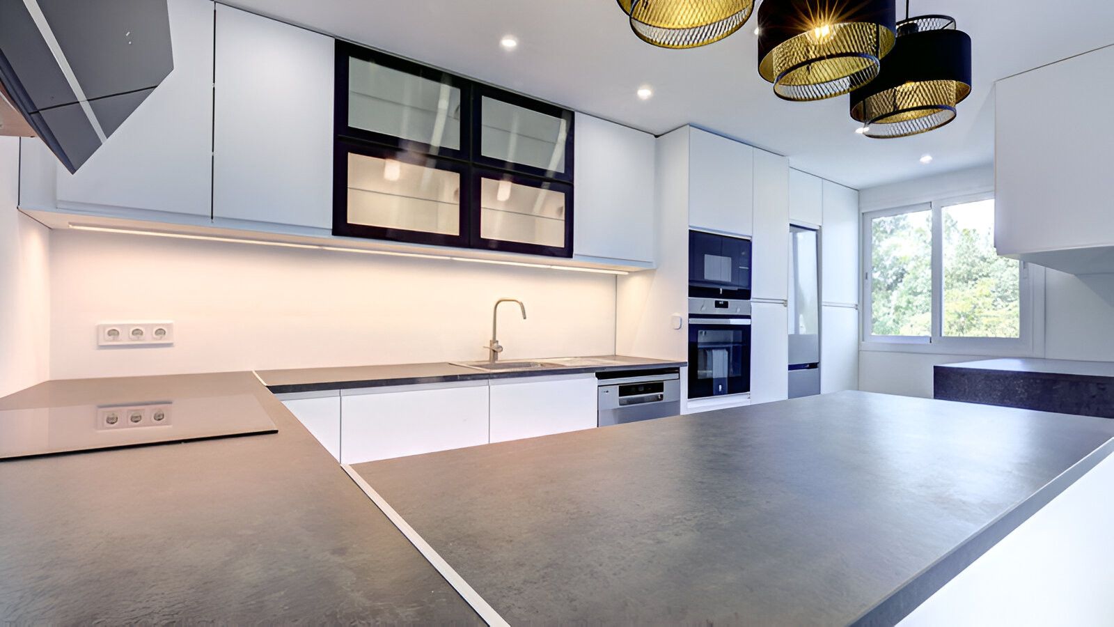 Kitchen of Attic for sale in Marbella  with Air Conditioner, Terrace and Storage room