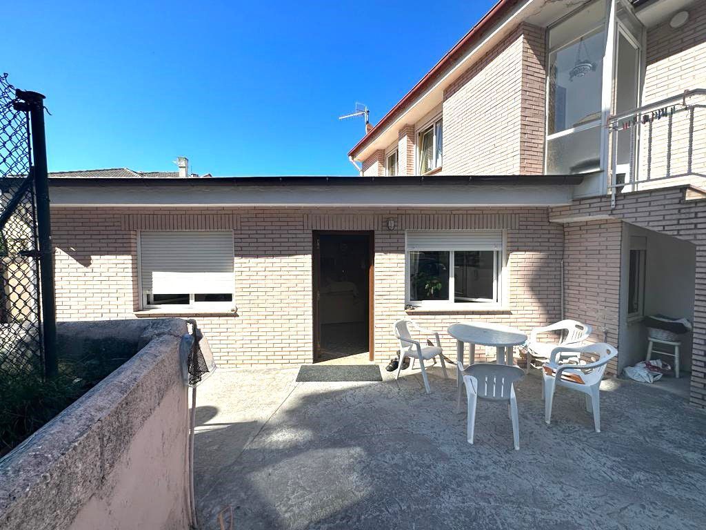 Vista exterior de Casa o xalet en venda en Noja amb Calefacció, Terrassa i Traster