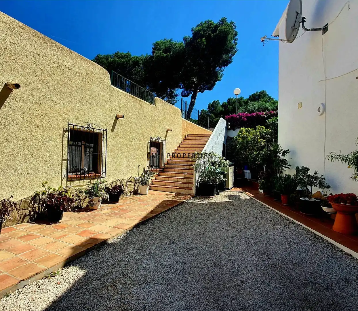 Vista exterior de Casa adosada en venda en Moraira amb Aire condicionat, Calefacció i Terrassa