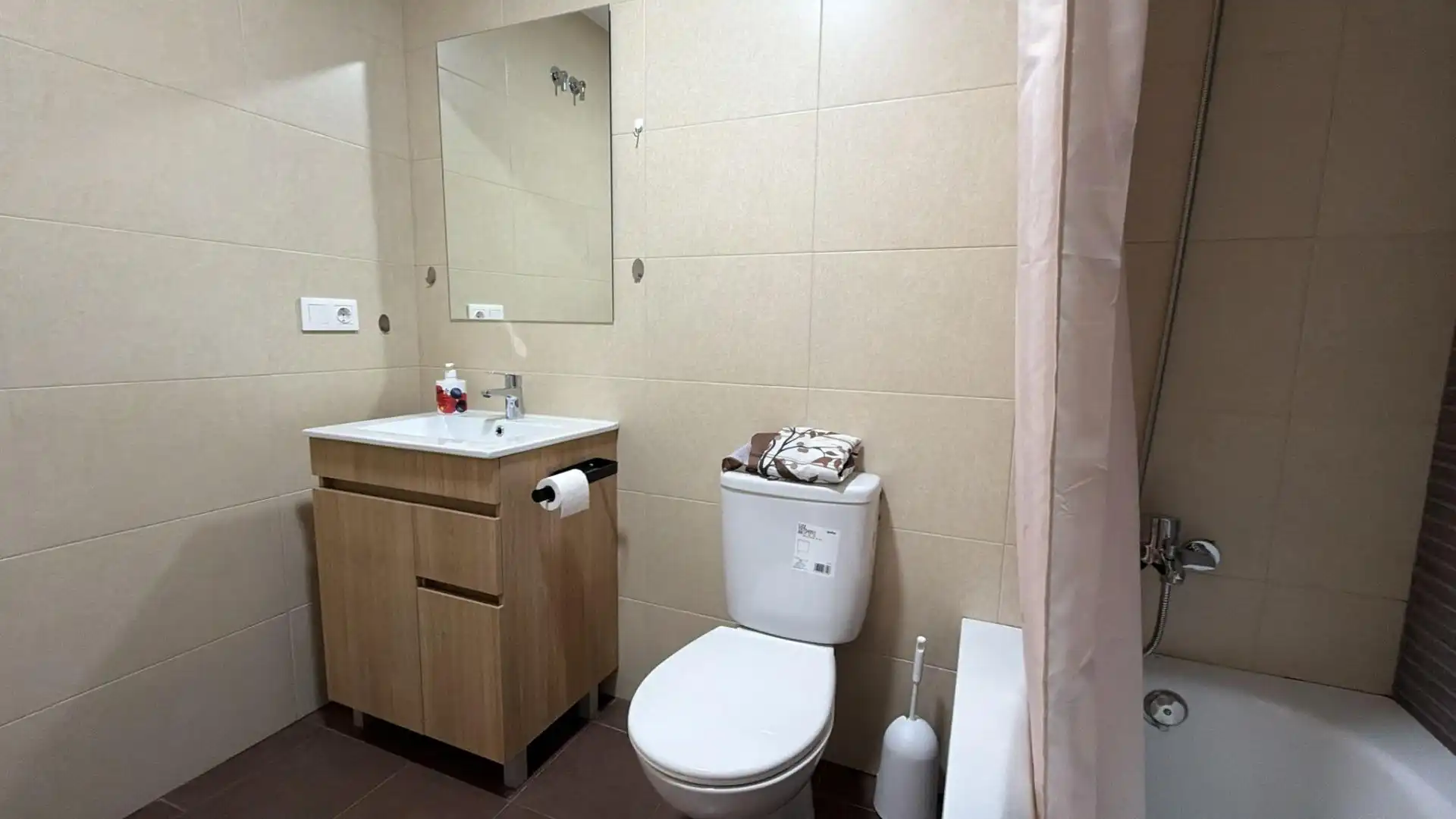 Bathroom of Flat for sale in Elche / Elx  with Air Conditioner and Furnished