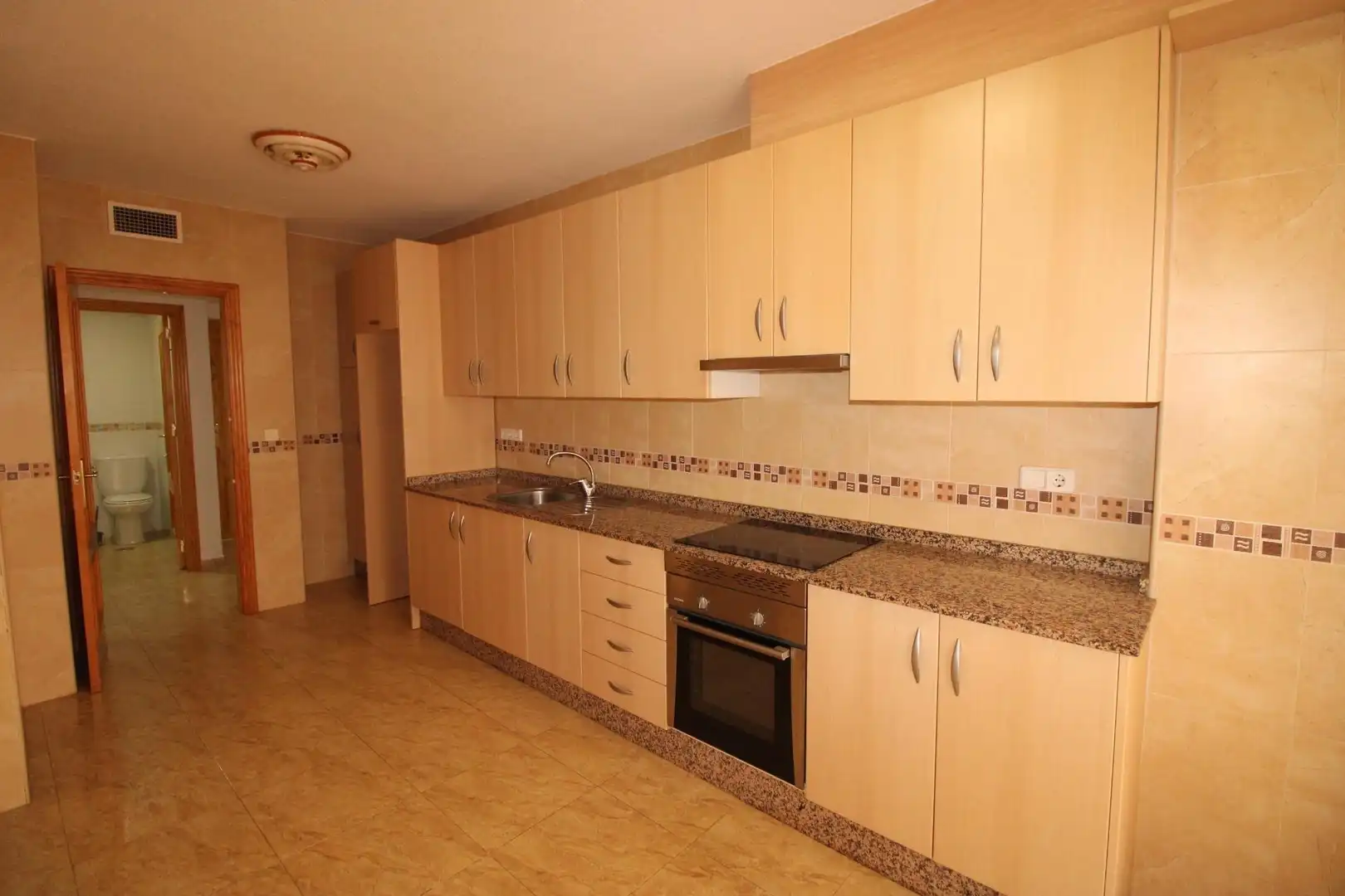 Cocina de Piso en venta en La Unión con Terraza, Trastero y Balcón