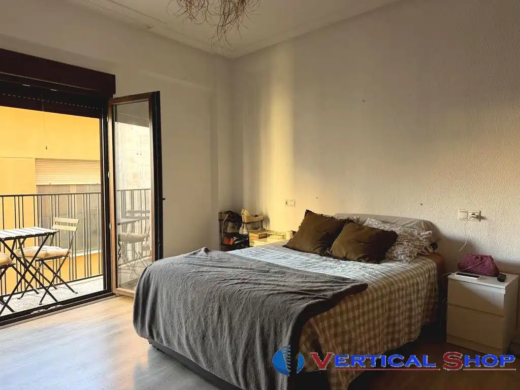 Bedroom of Flat for sale in Villena  with Air Conditioner, Parquet flooring and Balcony