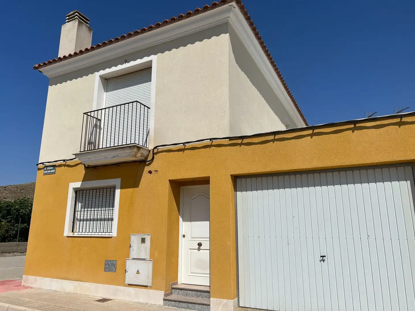 Vista exterior de Casa o xalet en venda en Villena amb Calefacció i Traster