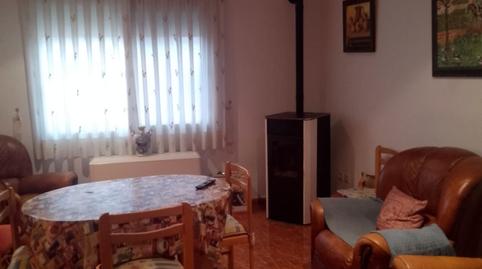 Foto 2 de Casa adosada en venda a Calle José María Pemán, Iniesta, Cuenca