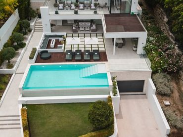 Villa mit Pool zum Verkauf in Nueva Andalucía