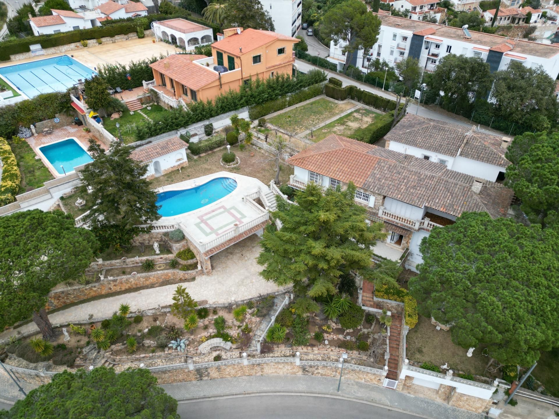 Vista exterior de Casa o xalet en venda en Lloret de Mar amb Calefacció, Jardí privat i Terrassa