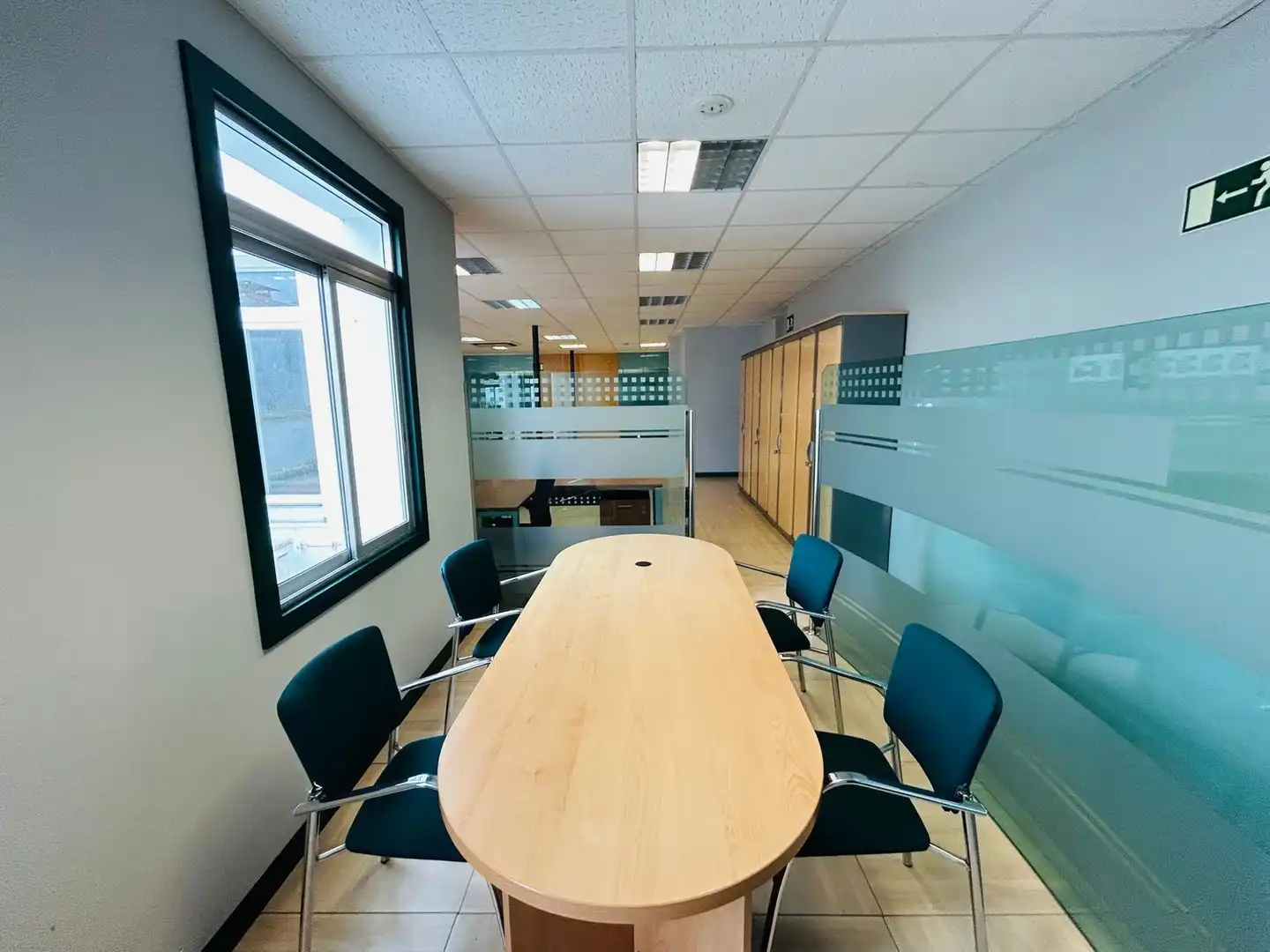 Büro zur Miete in A Coruña Capital  mit Heizung