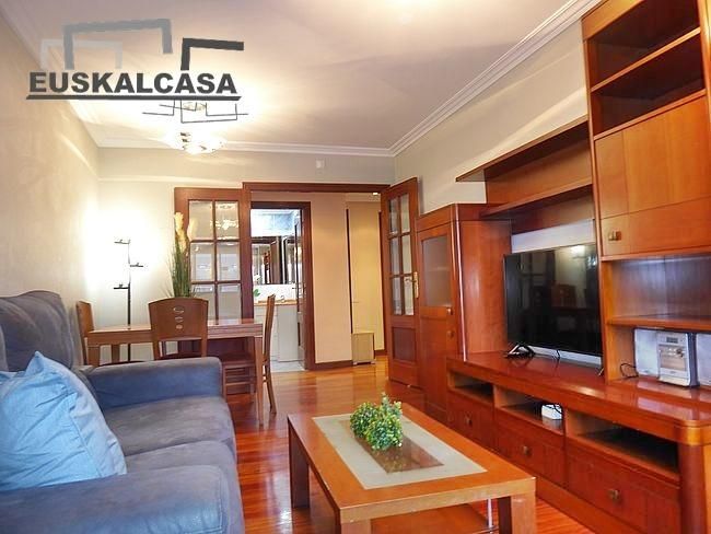 Sala de estar de Piso en venta en Bilbao  con Calefacción y Trastero