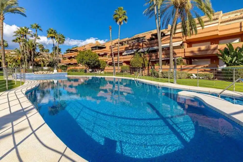 Piscina de Àtic de lloguer en Marbella amb Aire condicionat, Terrassa i Piscina