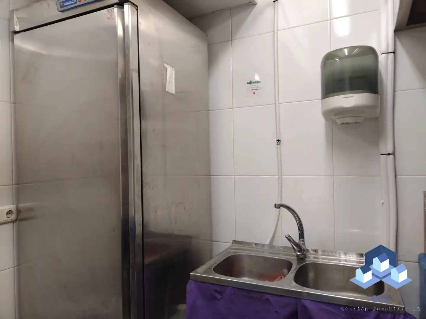 Bathroom of Commercial properties for sale in Lorca  with Air Conditioner