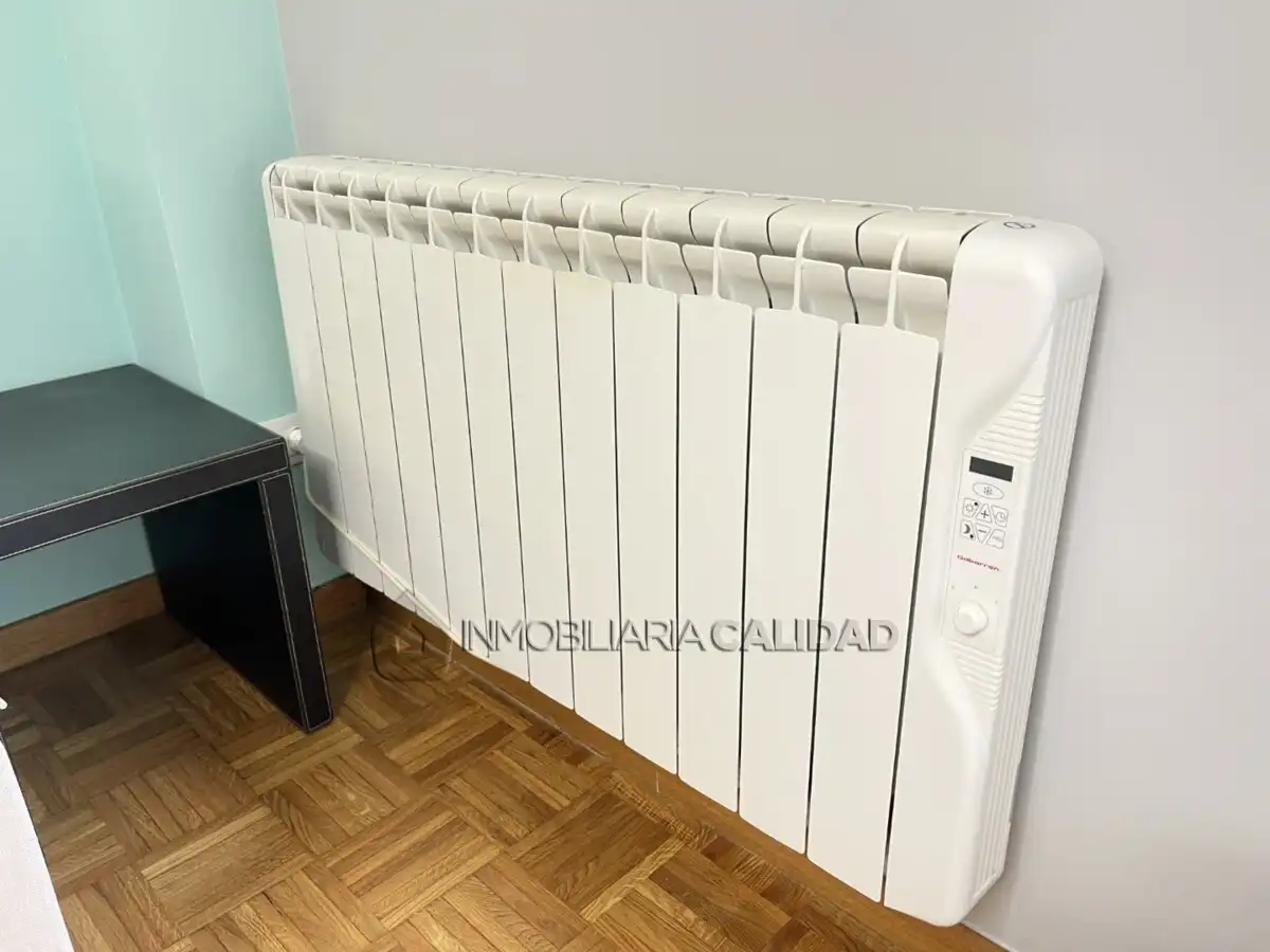 Bedroom of Flat for rent in Burgos  with Heating and Furnished