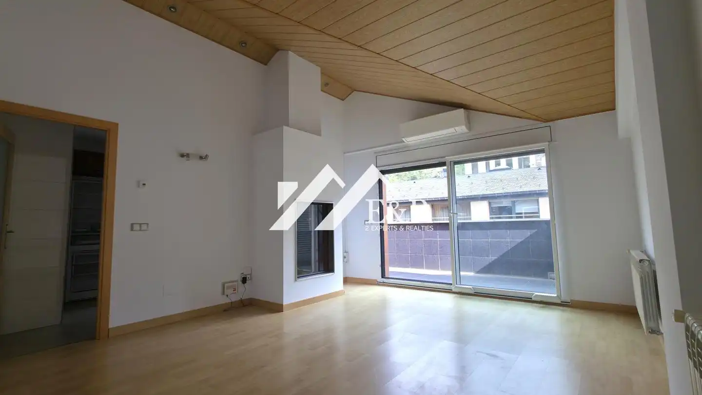 Sala de estar de Ático de alquiler en Andorra la Vella con Aire acondicionado y Terraza