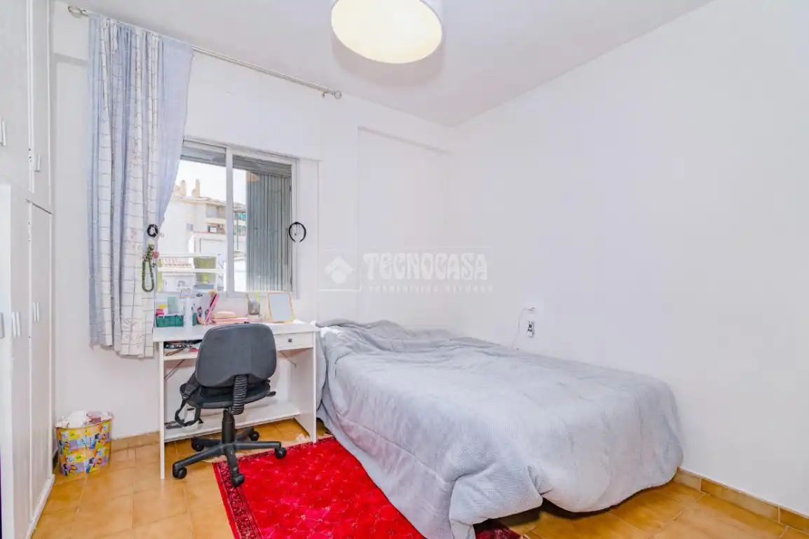 Habitación de Piso en venta en Granada con Aire acondicionado y Balcón