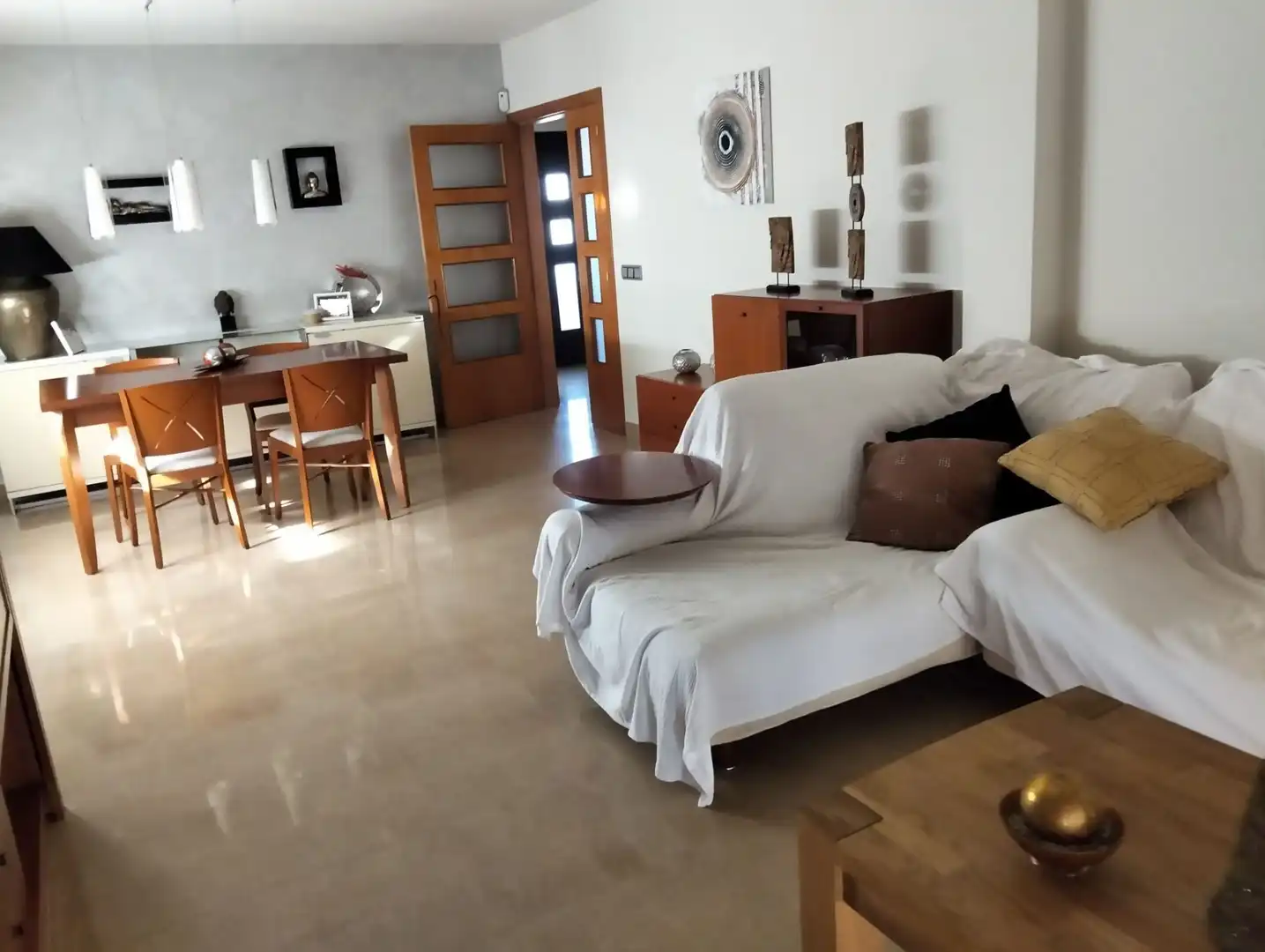 Sala de estar de Casa o chalet en venta en Llambilles con Aire acondicionado, Calefacción y Jardín privado