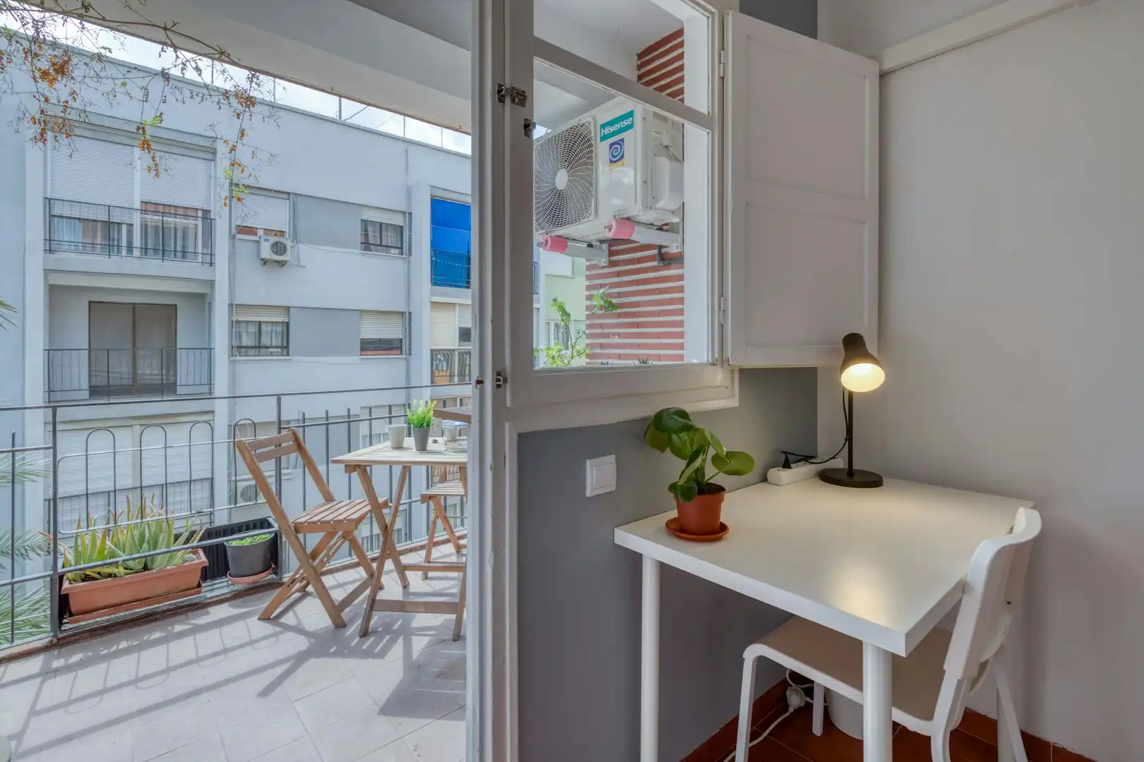 Terrasse von Wohnung zur untervermieten in Valencia mit Klimaanlage, Möbliert und Waschmaschine
