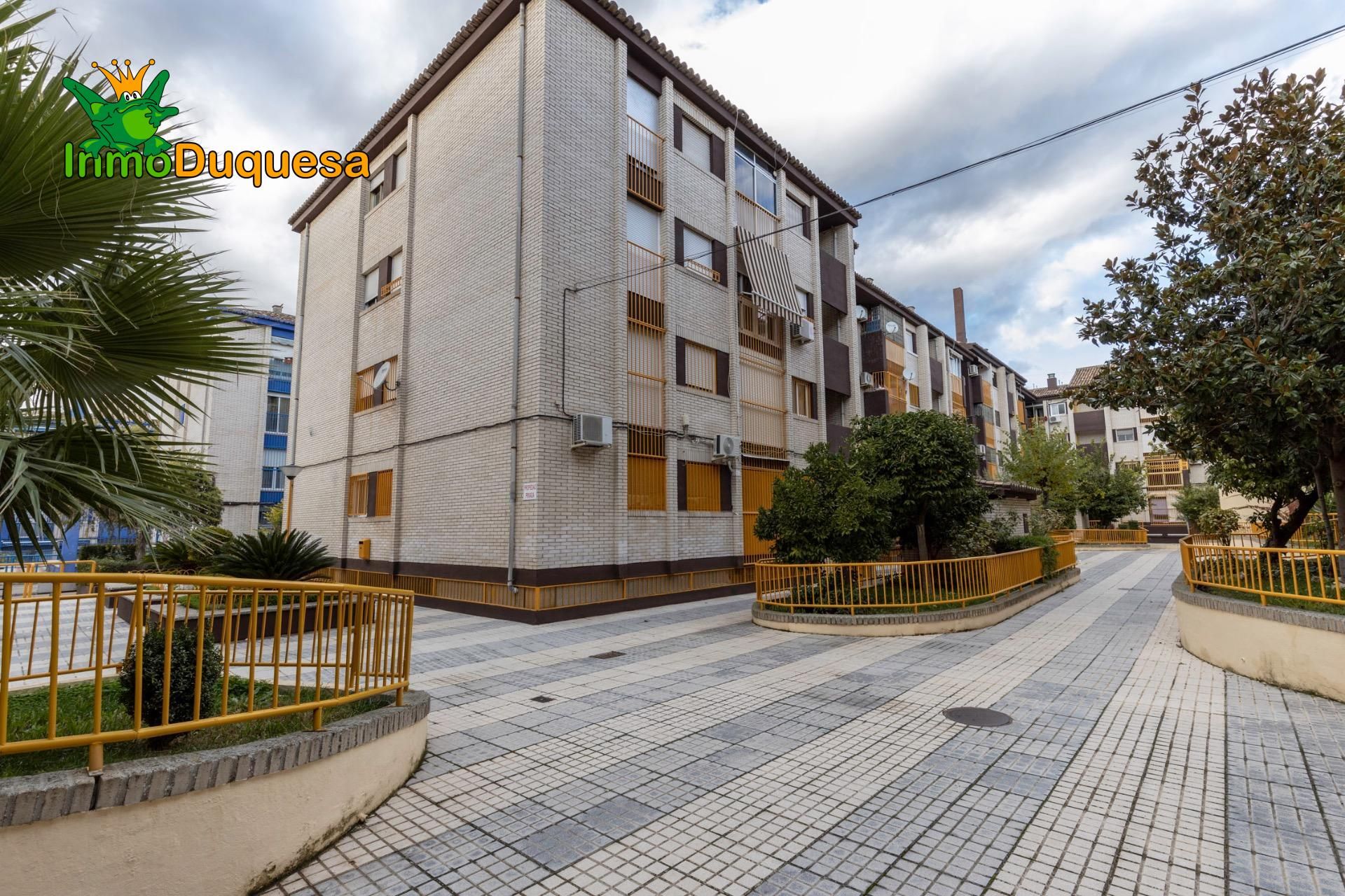 Exterior view of Flat for sale in  Granada Capital  with Heating and Balcony