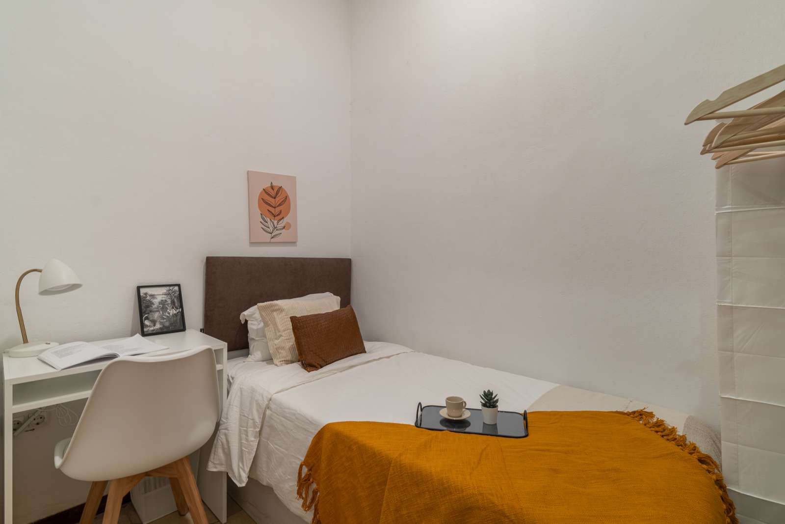 Bedroom of Flat to share in  Barcelona Capital  with Air Conditioner, Heating and Terrace