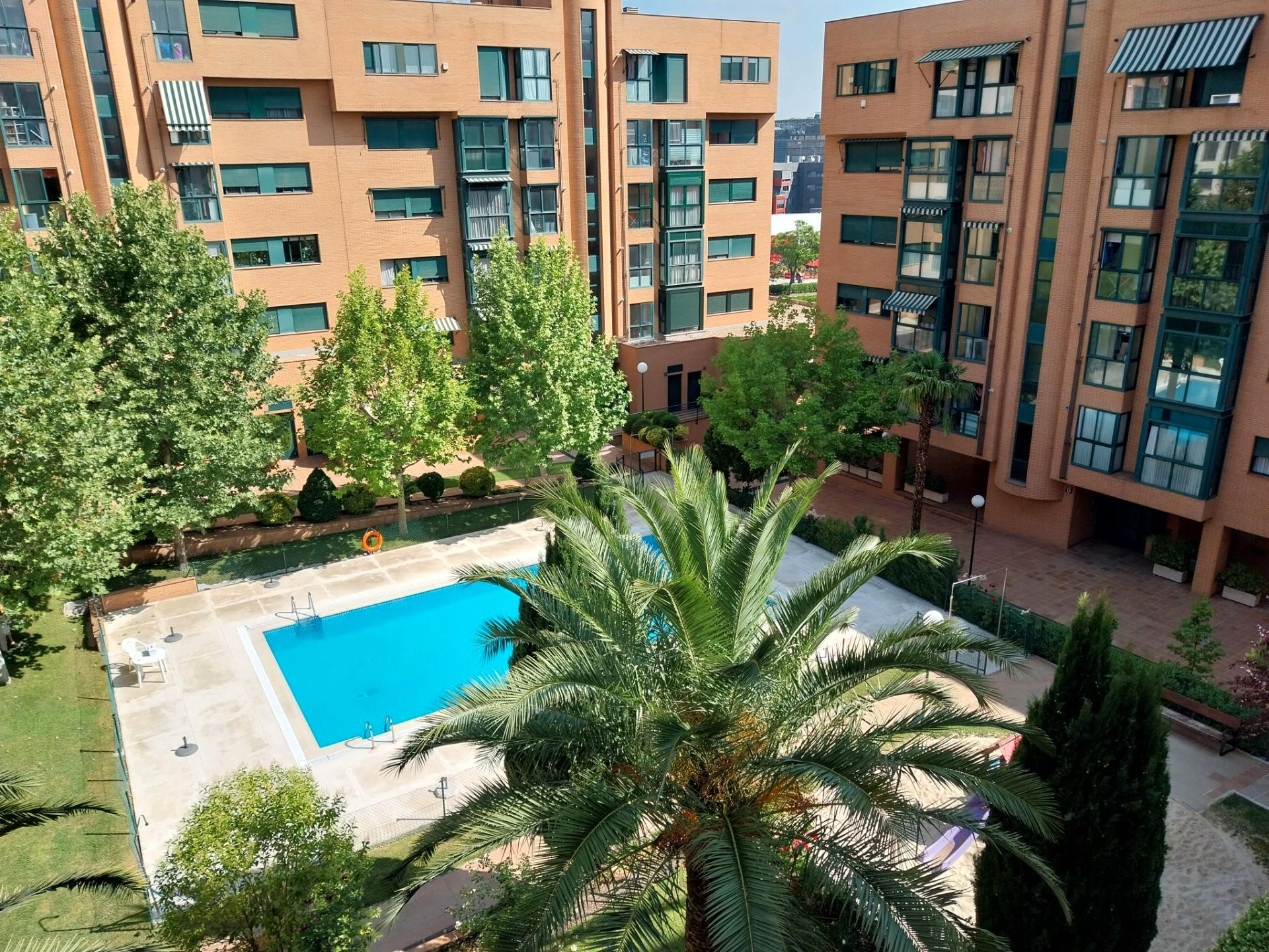 Piscina de Piso de alquiler en  Madrid Capital con Aire acondicionado, Calefacción y Trastero