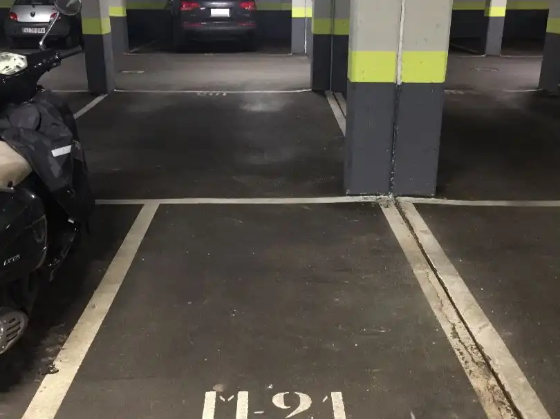 Parking of Garage for rent in Hortaleza