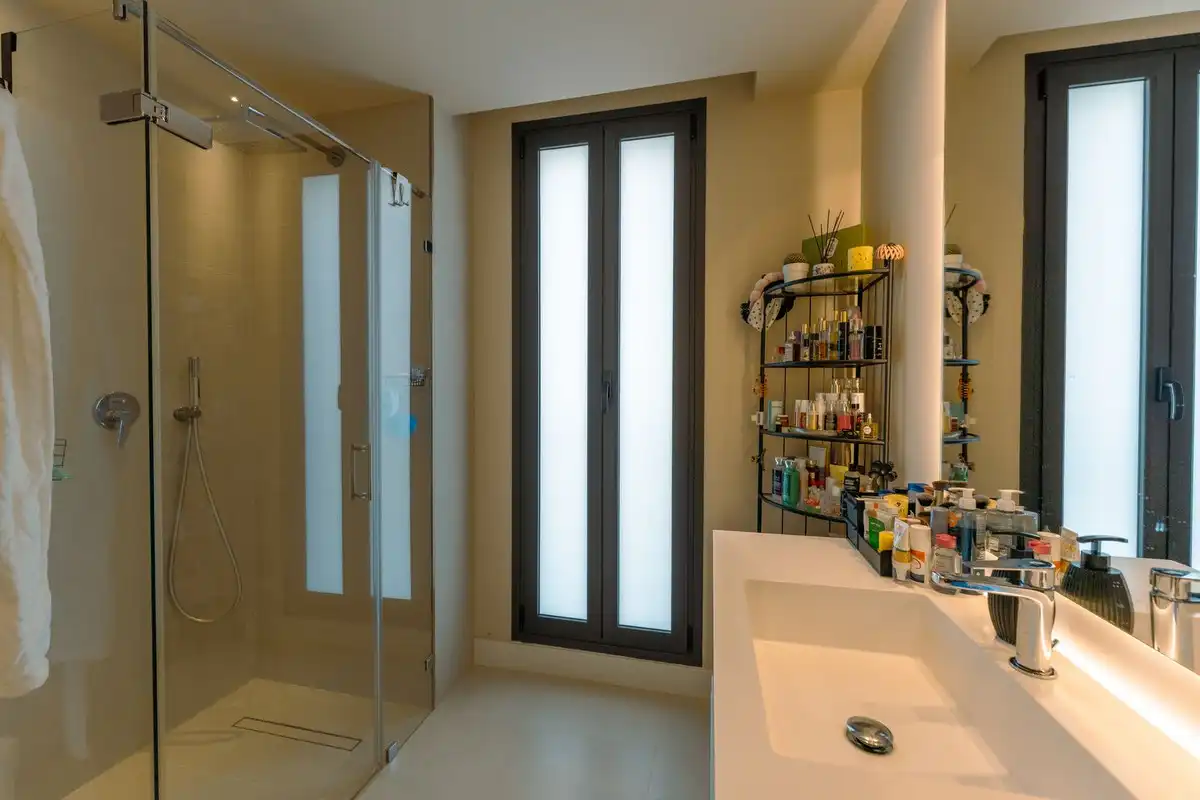 Bany de Casa o xalet de lloguer en Estepona amb Jardí privat, Piscina i Alarma