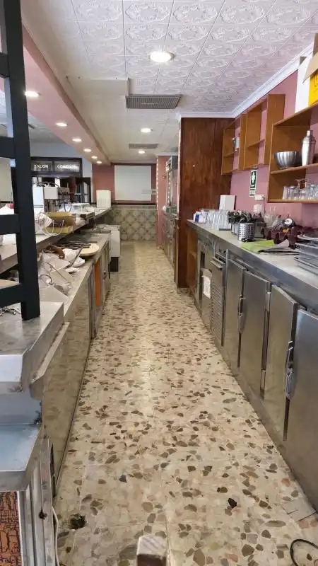 Cocina de Edificio en venta en La Luisiana