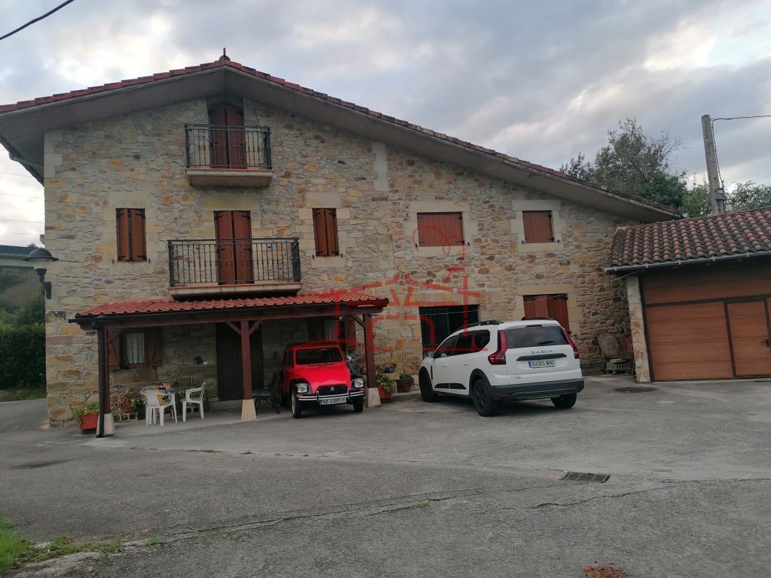 Exterior view of Country house for sale in Amorebieta-Etxano  with Heating, Terrace and Balcony
