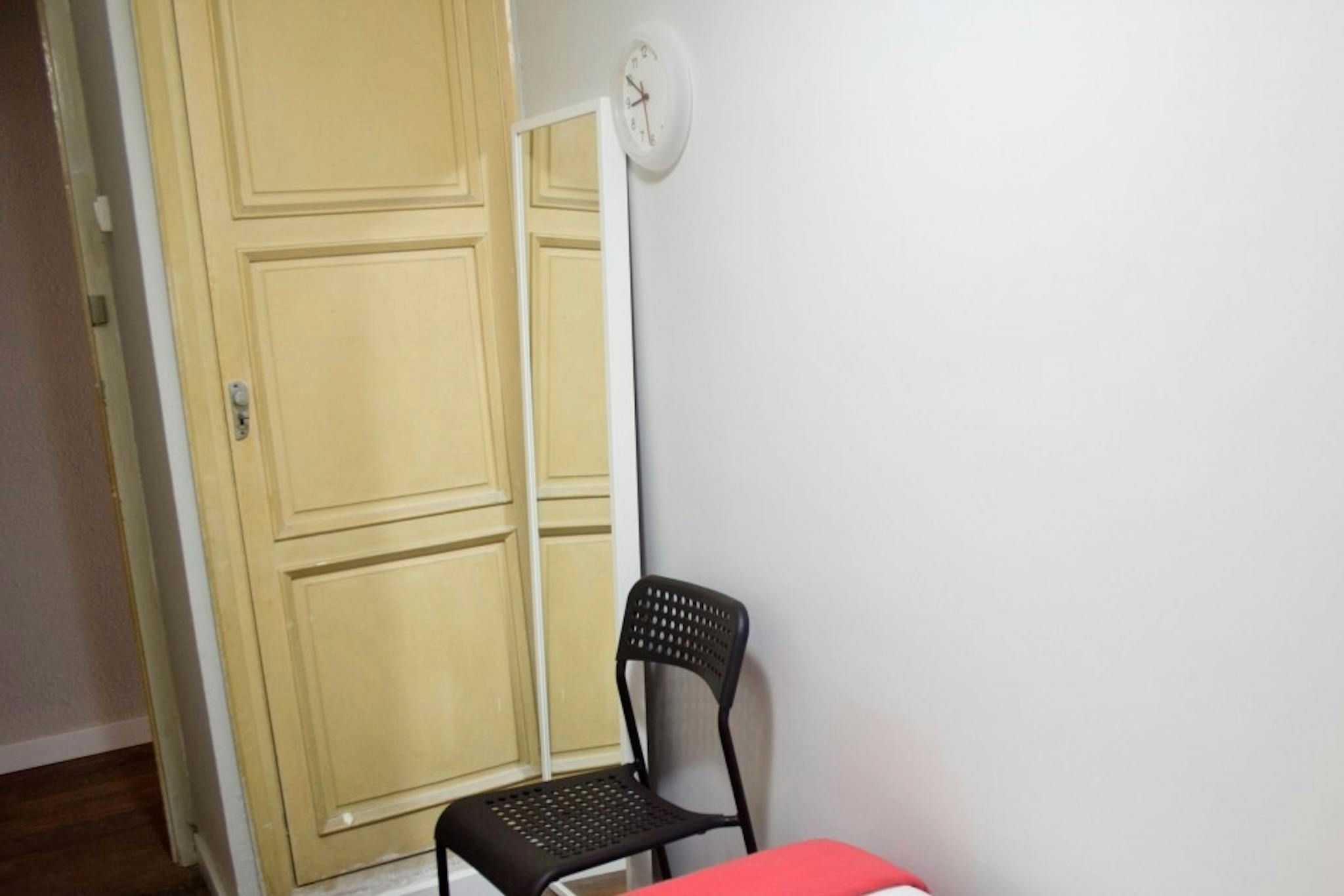 Flat to share in  Valencia Capital  with Washing machine and Internet