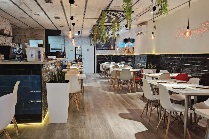 Photo 1 of Premises to transfer in Carrer D'esteve Albert, 59, Via Europa - Parc Central, Barcelona