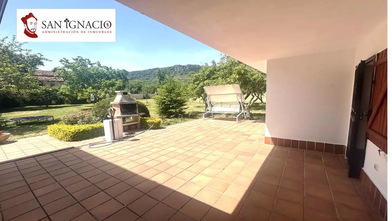 Terrassa de Casa o xalet en venda en Merindad de Montija amb Calefacció, Jardí privat i Moblat
