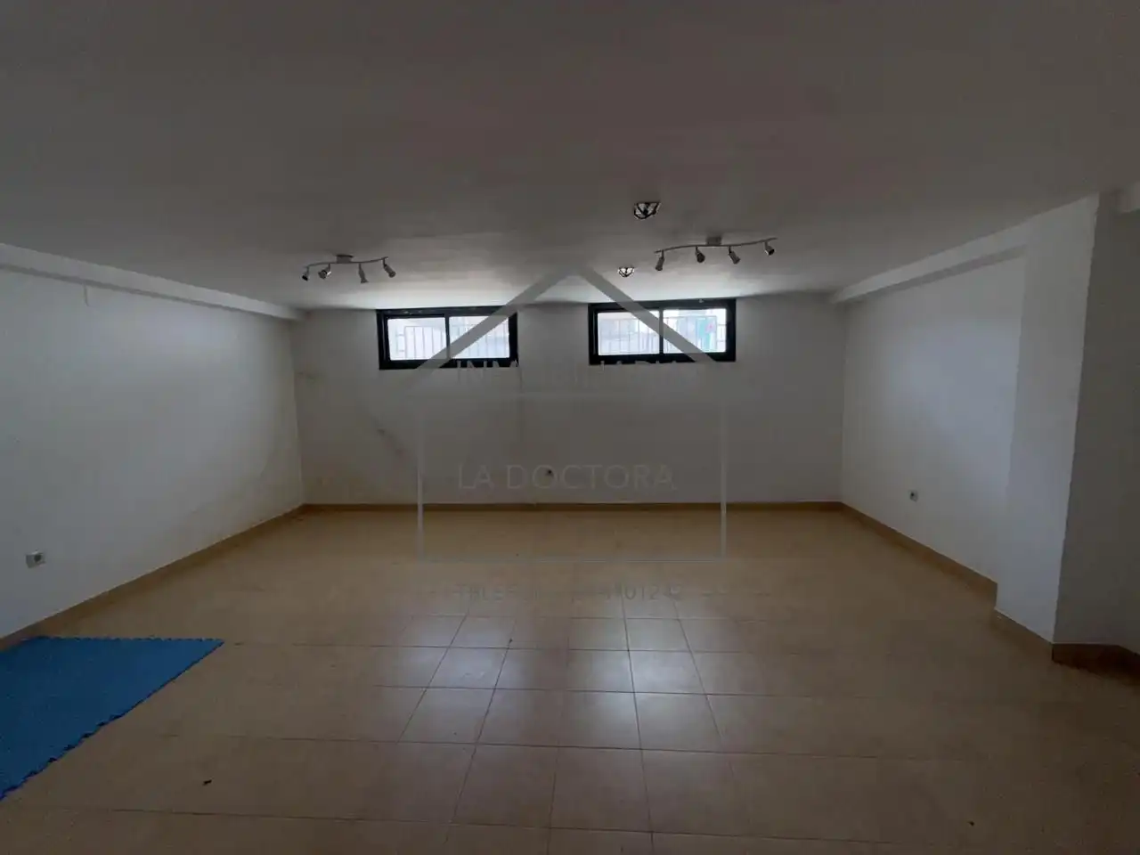 Casa adosada en venta en Navalcarnero con Calefacción, Jardín privado y Terraza