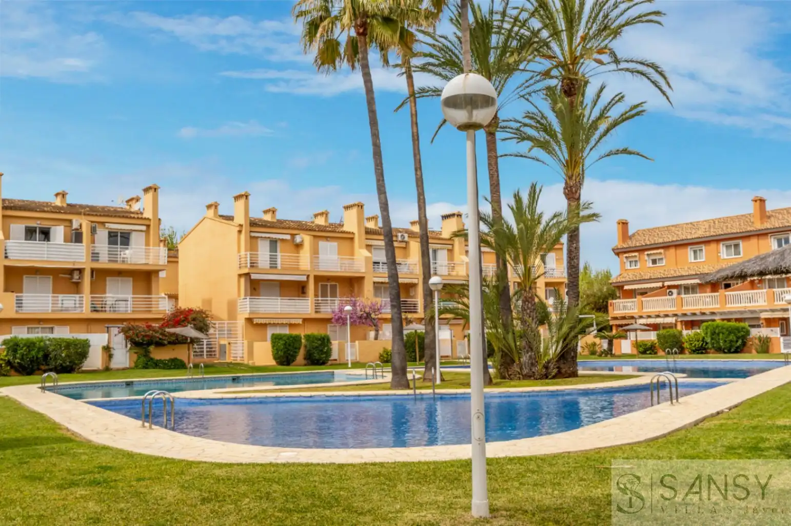 Appartement compact avec piscine à vendre à Montañar - El Arenal