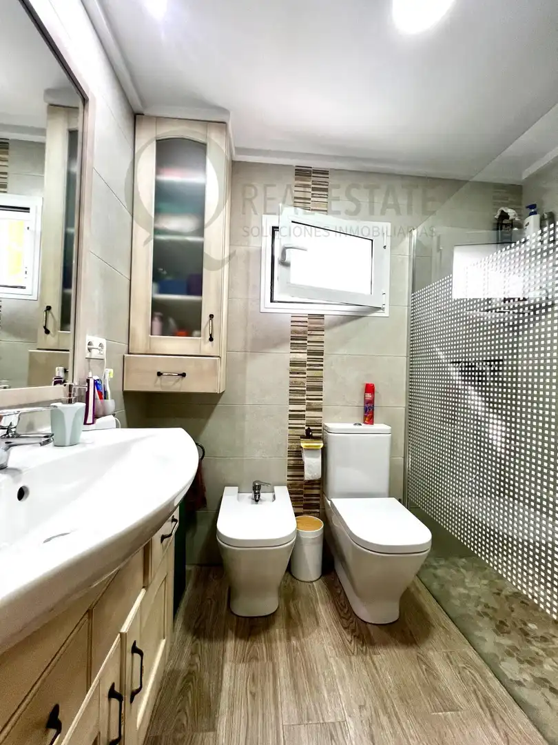 Bathroom of Houses for sale in Villena  with Heating, Private garden and Terrace
