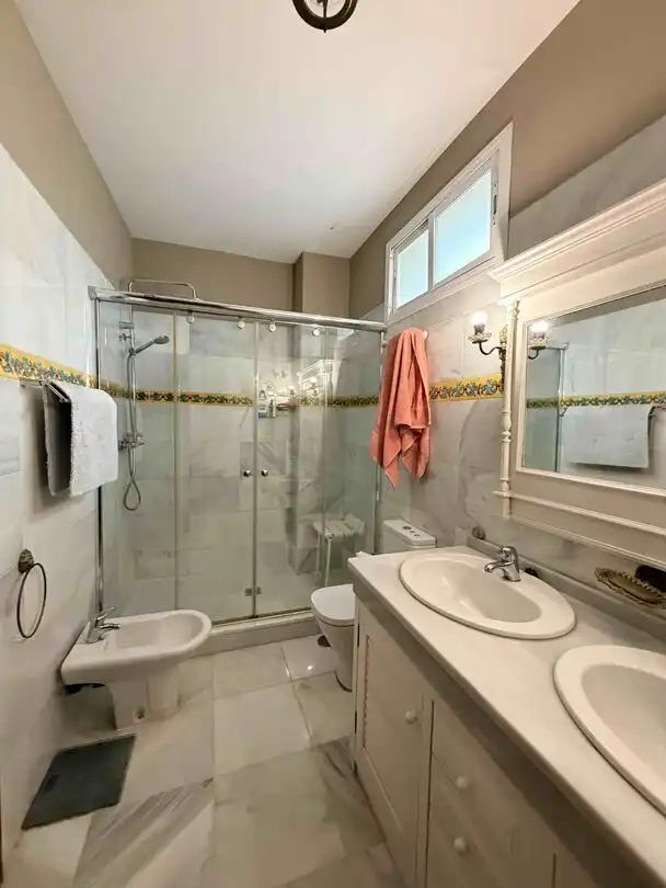 Baño de Piso en venta en Sevilla con Aire acondicionado y Calefacción