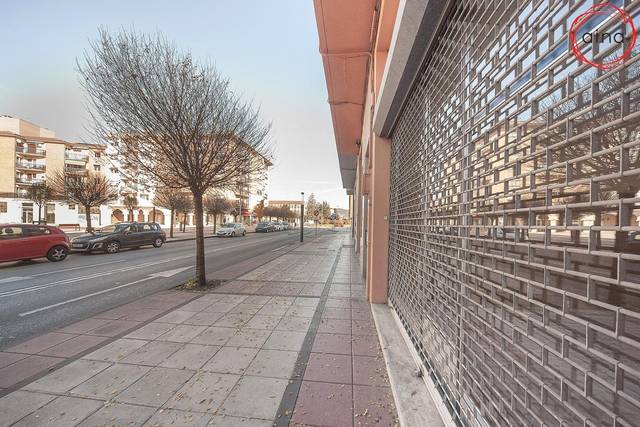Local comercial en Alquiler en Rochapea
