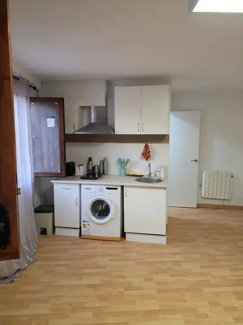 Küche von Wohnung zur Miete in Rubielos de Mora mit Parkett, Abstellraum und Waschmaschine