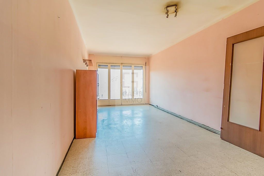 Sala d'estar de Pis en venda en Figueres amb Calefacció i Balcó