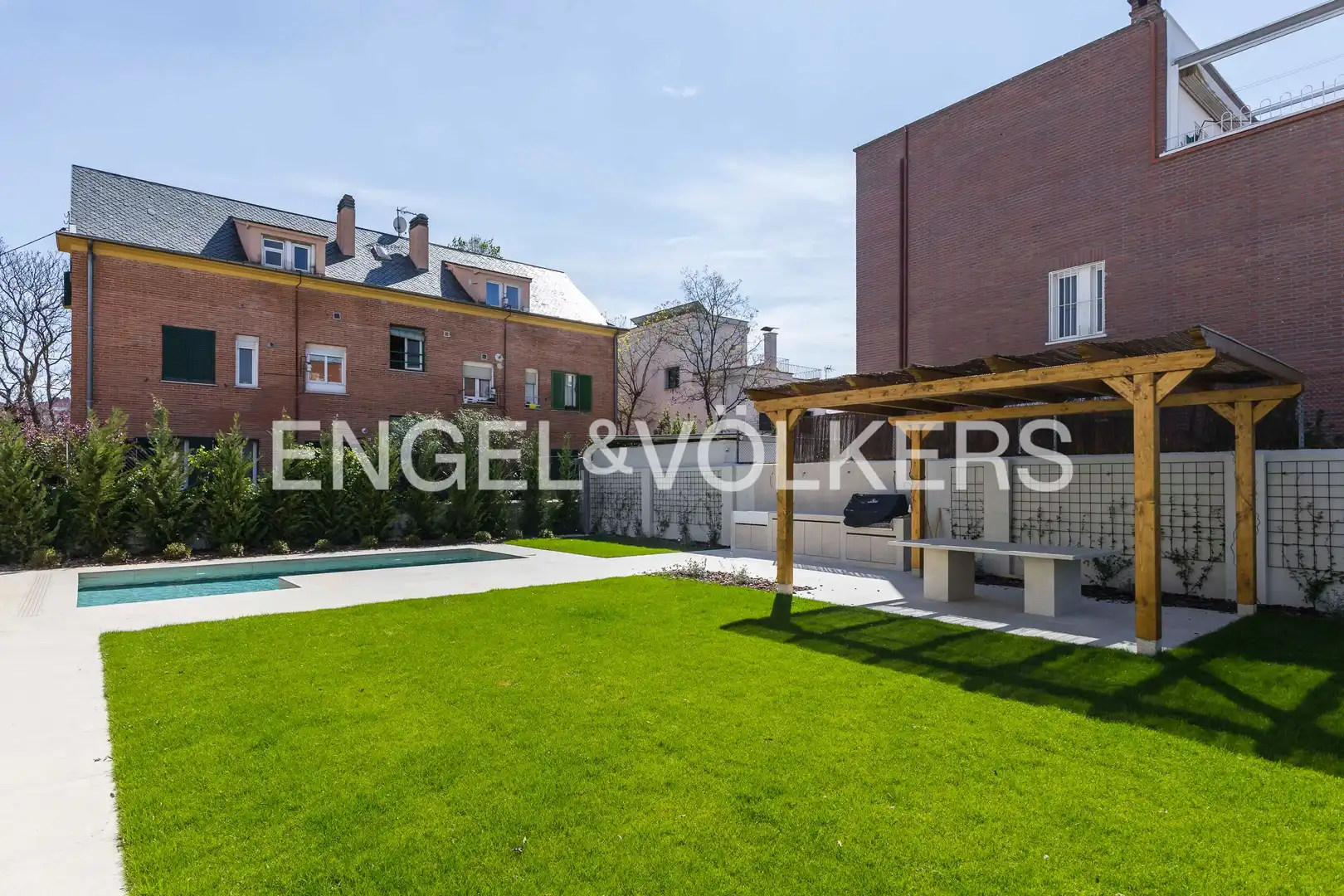 Terrassa de Casa o xalet de lloguer en Madrid amb Aire condicionat, Calefacció i Jardí privat