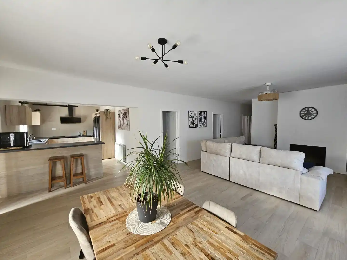 Sala d'estar de Casa o xalet en venda en Villena amb Aire condicionat i Piscina