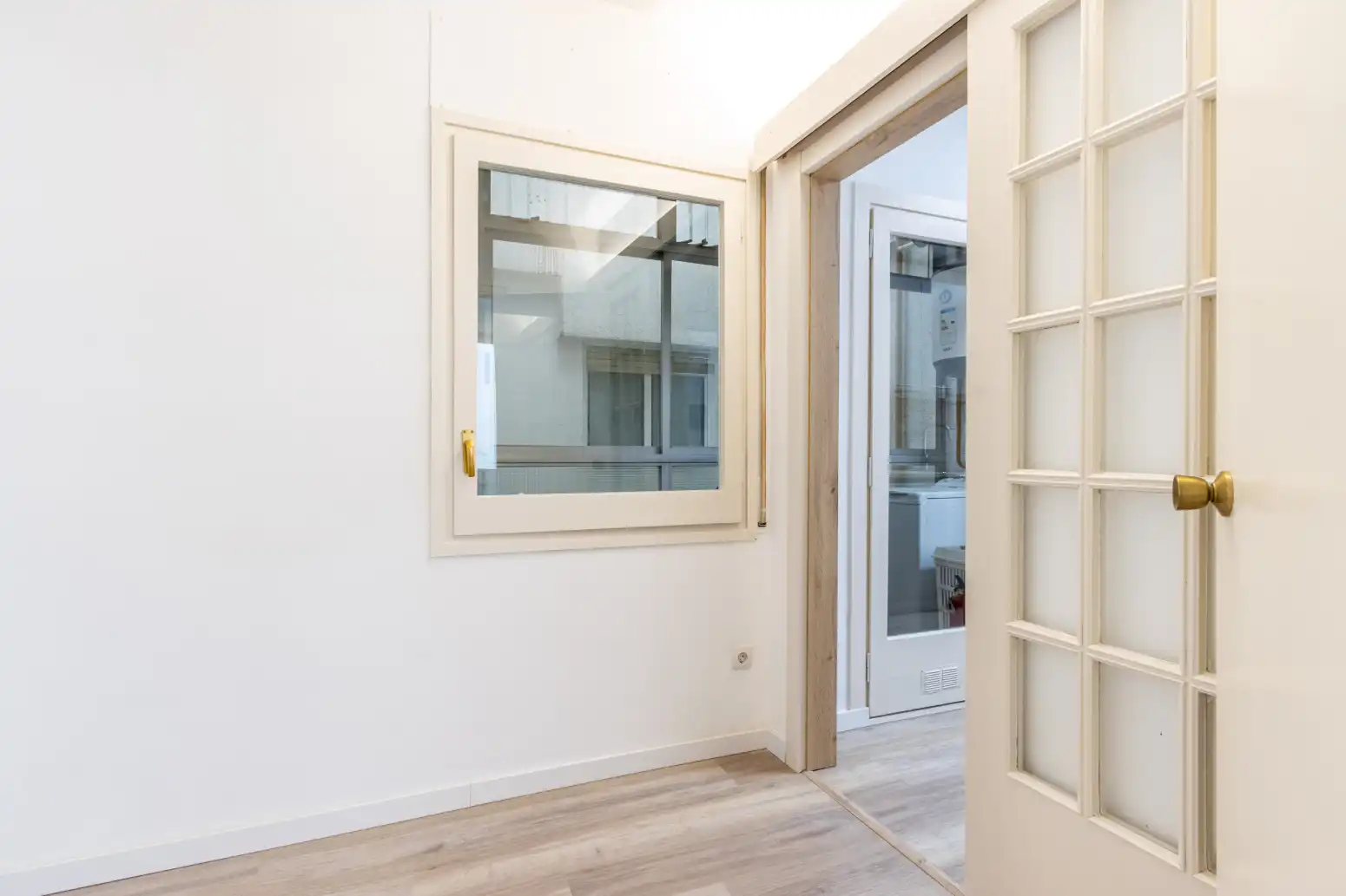 Wohnung zum Verkauf in Terrassa mit Heizung, Parkett und Balkon