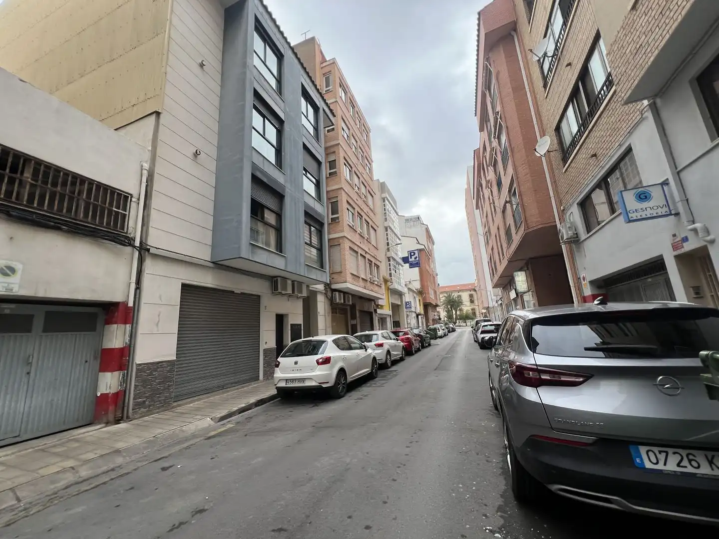 Exterior view of Duplexes for sale in Castellón de la Plana / Castelló de la Plana  with Air Conditioner and Terrace